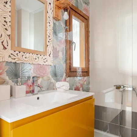 Front Row To The - Luxury 2br With Free Parking